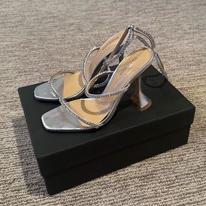 Tony Bianco Shy Sandal in Silver Nappa Metallic Size 7